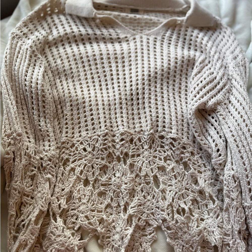 Gimmicks by BKE Beige Crochet Sweater
